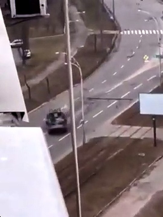 ماهي حقيقة فيديو "الدبابة الروسية التي سحقت سيارة أوكرانية"؟