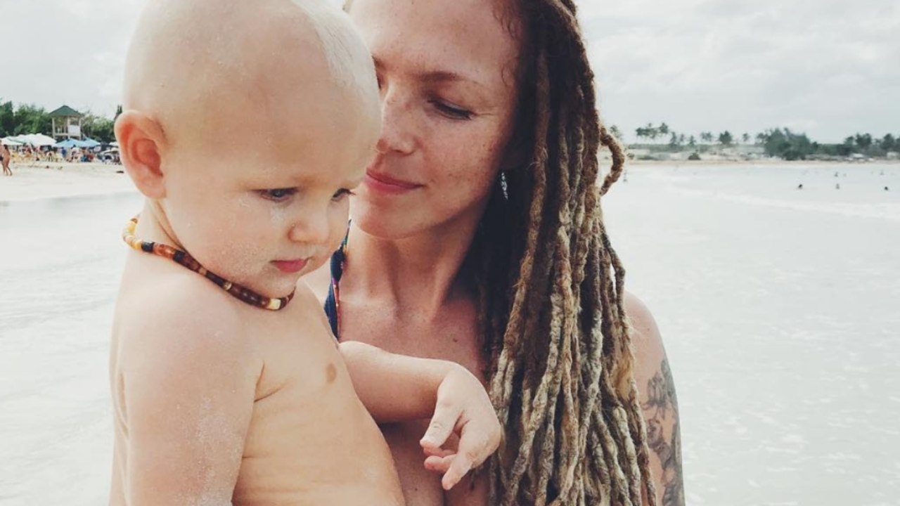 Sie postet bestimmte fotos von sich und ihrem kind: die reaktionen sind heftig