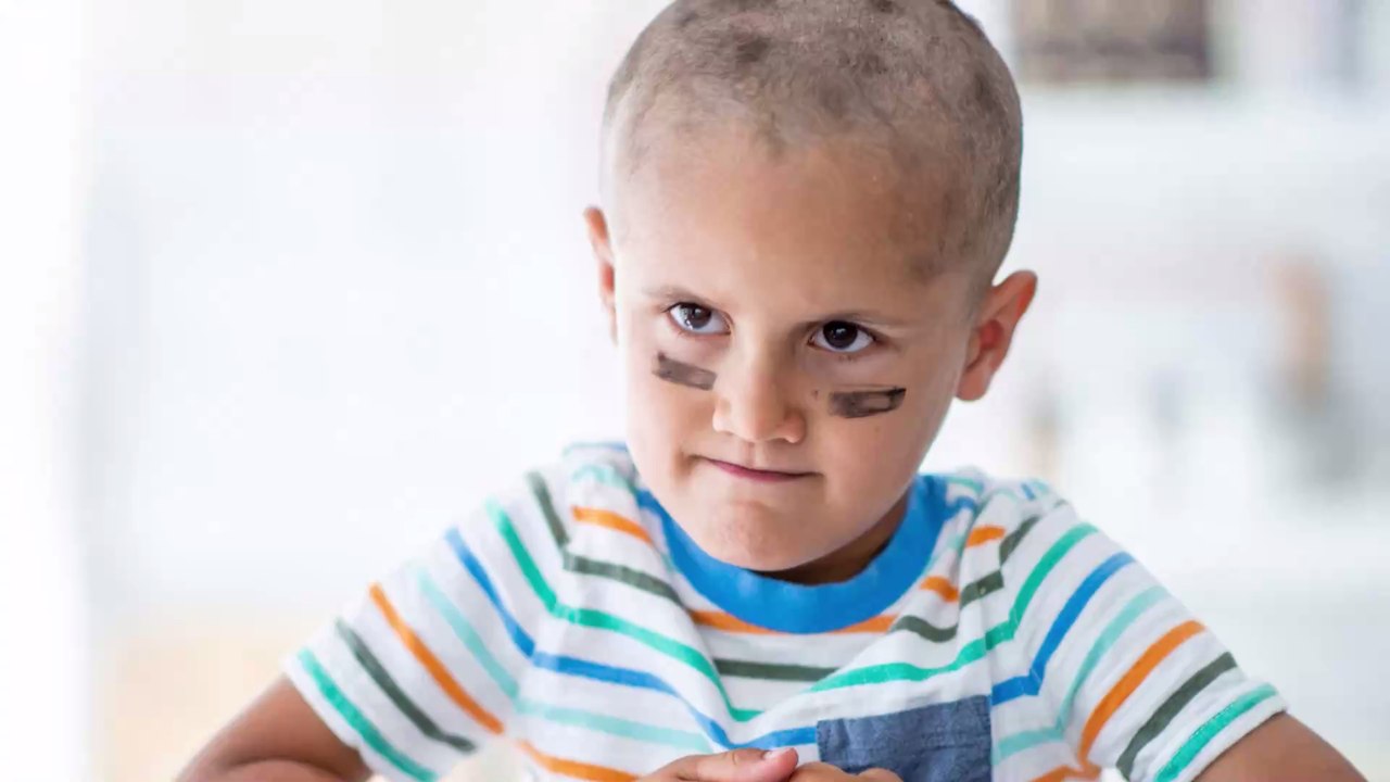 Gänsehautmoment: Nach erfolgreicher Chemotherapie empfangen Schüler den 6-Jährigen (VIDEO)