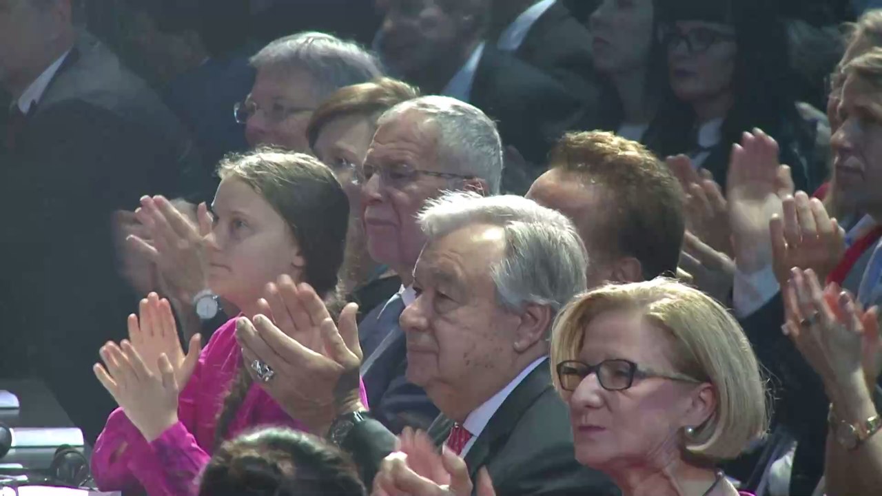 Domian hält Greta für 'eine Inszenierung cleverer PR-Manager, die mit ihr viel Geld verdienen'