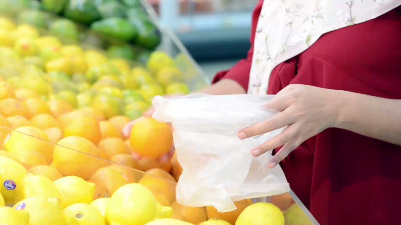 Statt Plastik: Essbare Schutzhülle soll Früchte im Supermarkt schützen