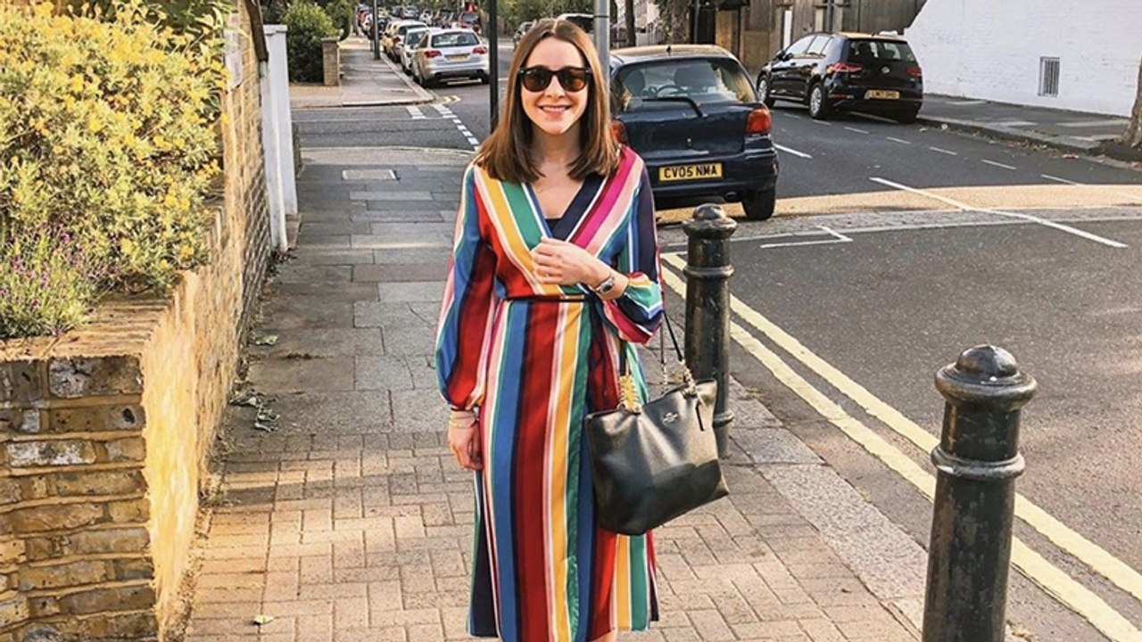 Ihr Freund kritisiert ständig ihre Outfits - dann hat sie eine geniale Idee