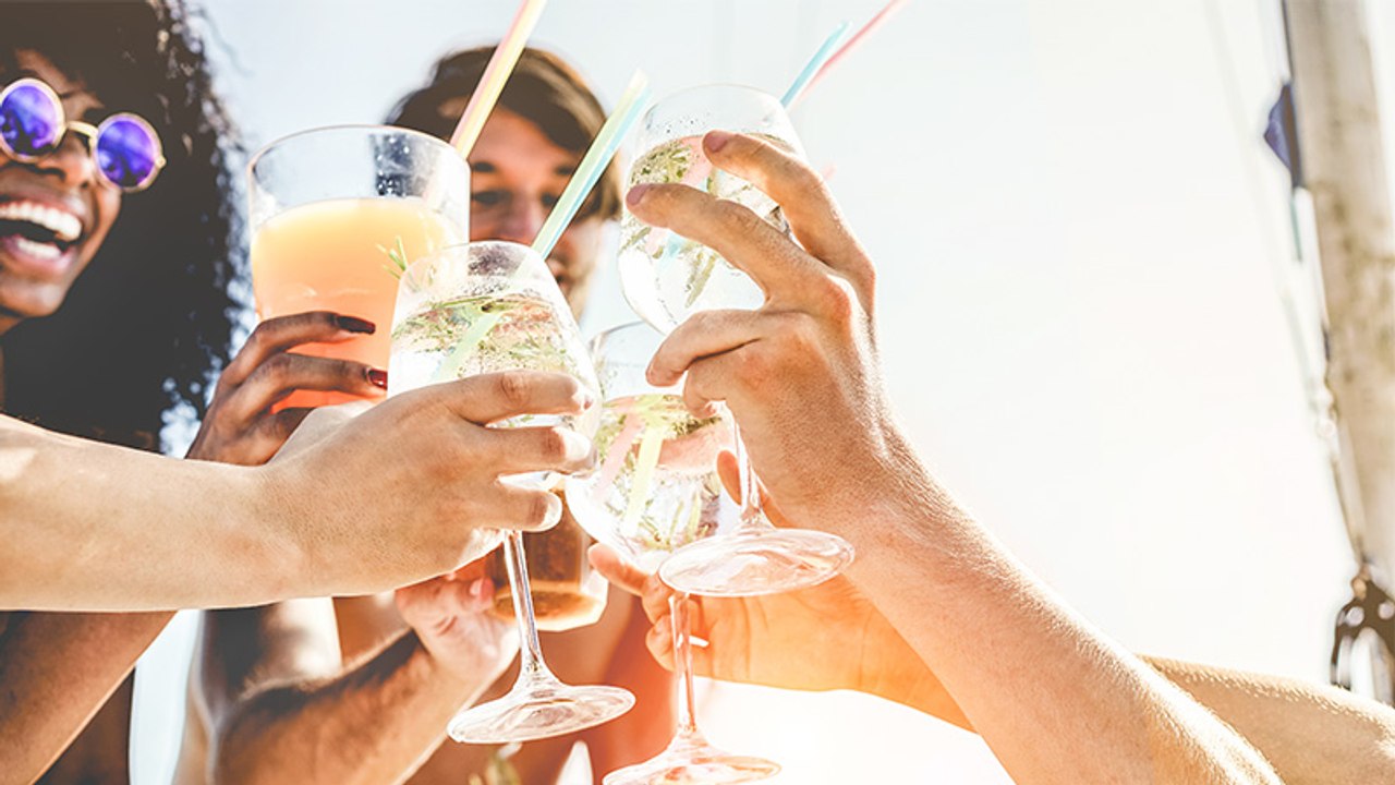Genug von Gin Tonic: Das alles lässt sich aus einer Flasche Gin zaubern