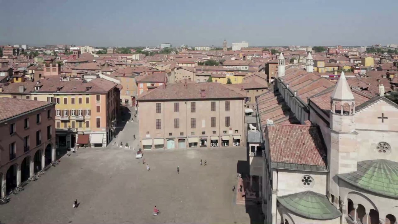 'Kartenspiel sticht Coronavirus': Lehrerehepaar berichtet aus Alltag in Sperrzone Italien