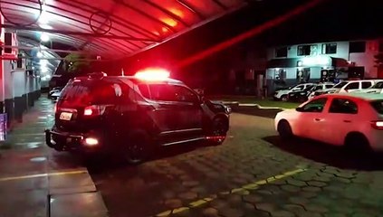 CHOQUE prende suspeitos de tráfico e usuários no Interlagos; Drogas, dinheiro, celulares, munições e um veículo Gol foram apreendidos