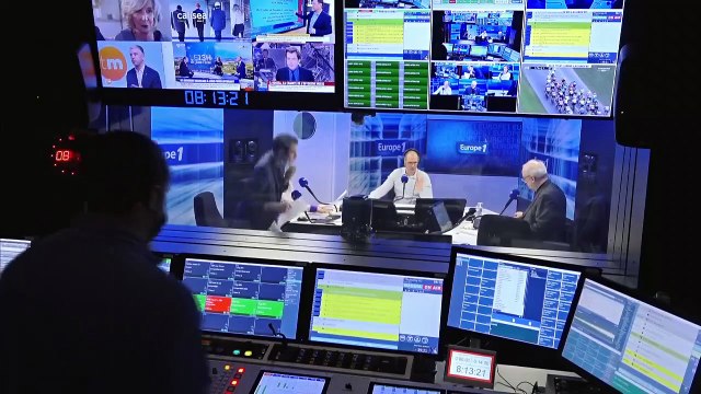 Ukraine : «Le président a absolument raison de garder le contact avec Poutine», assure Hubert Védrine