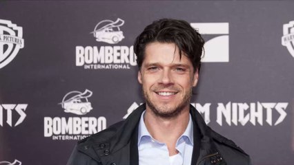 "Alles was zählt"-Star Stephen Dürr muss nach Dreh in der Arktis in die Notaufnahme