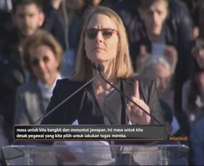 Penggiat seni pertahan demokrasi AS