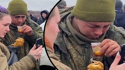 Ukraynalı kadınlar yemek verdi, teslim olan Rus askeri gözyaşlarına boğuldu