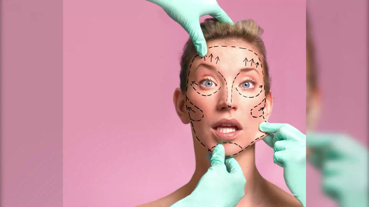 In der Schule wurde sie gemobbt: 40.000 Euro verwandeln sie in eine Sexbombe (Video)