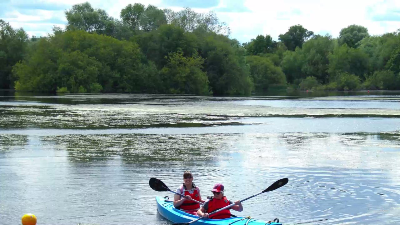 Auf einsamer Insel gestrandet: Ein SOS im Sand rettet drei Männern das Leben