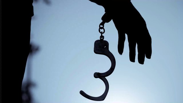 Wie bei Prison Break : Mutter gräbt Tunnel, um Sohn aus dem Knast zu befreien