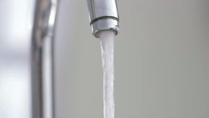 Warum ihr das warme Wasser aus dem Wasserhahn nicht benutzen solltet