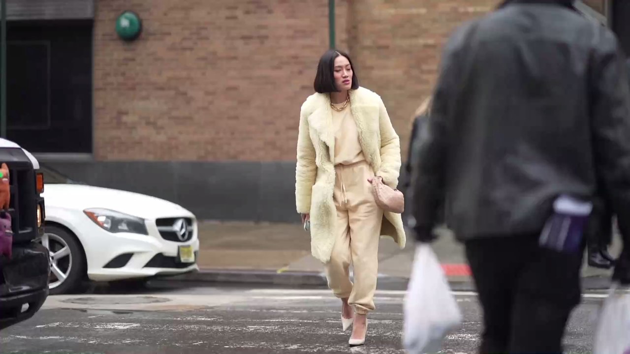 Mit dieser Klamottenwahl sehen kleine Frauen größer aus