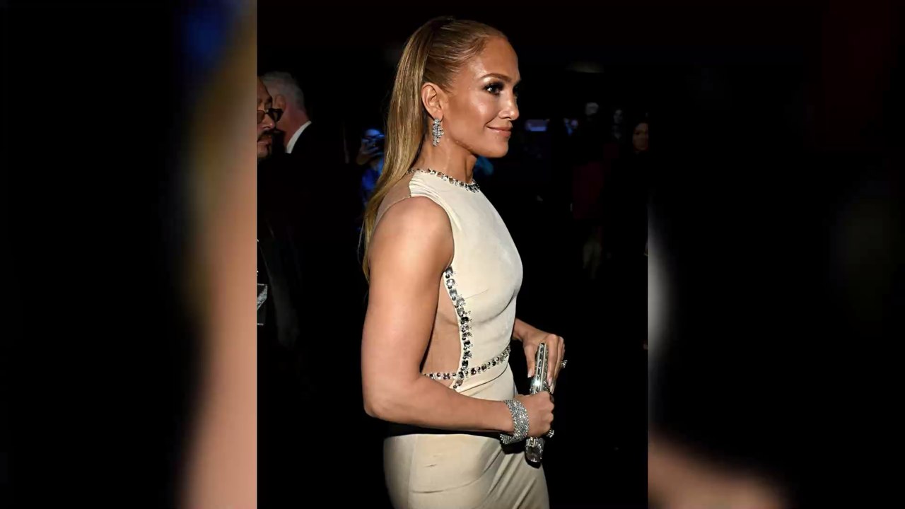 J.Lo auf dem roten Teppich: Als sie den Fotografen den Rücken zudreht, raubt sie allen den Atem