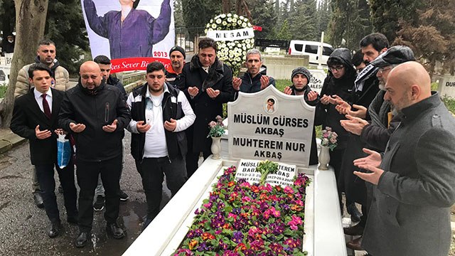 Müslüm Gürses mezarı başında anıldı