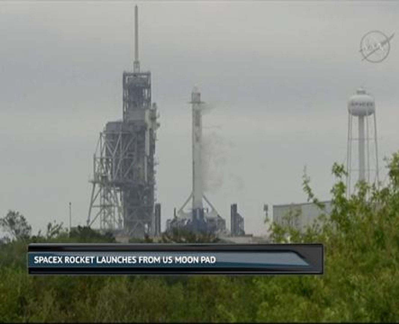 SpaceX rocket launches from US moon pad