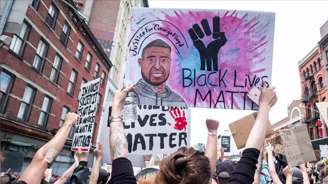 'Müssen uns erheben': Sandy Mölling fürchtet nach Floyd-Todesfall um ihren Sohn