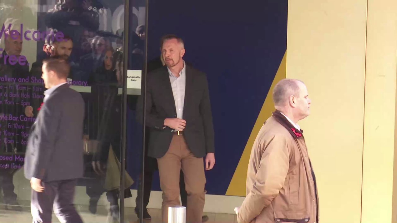 'Sie sollten die Queen unterstützen': Meghans Vater verurteilt Umzug seiner Tochter