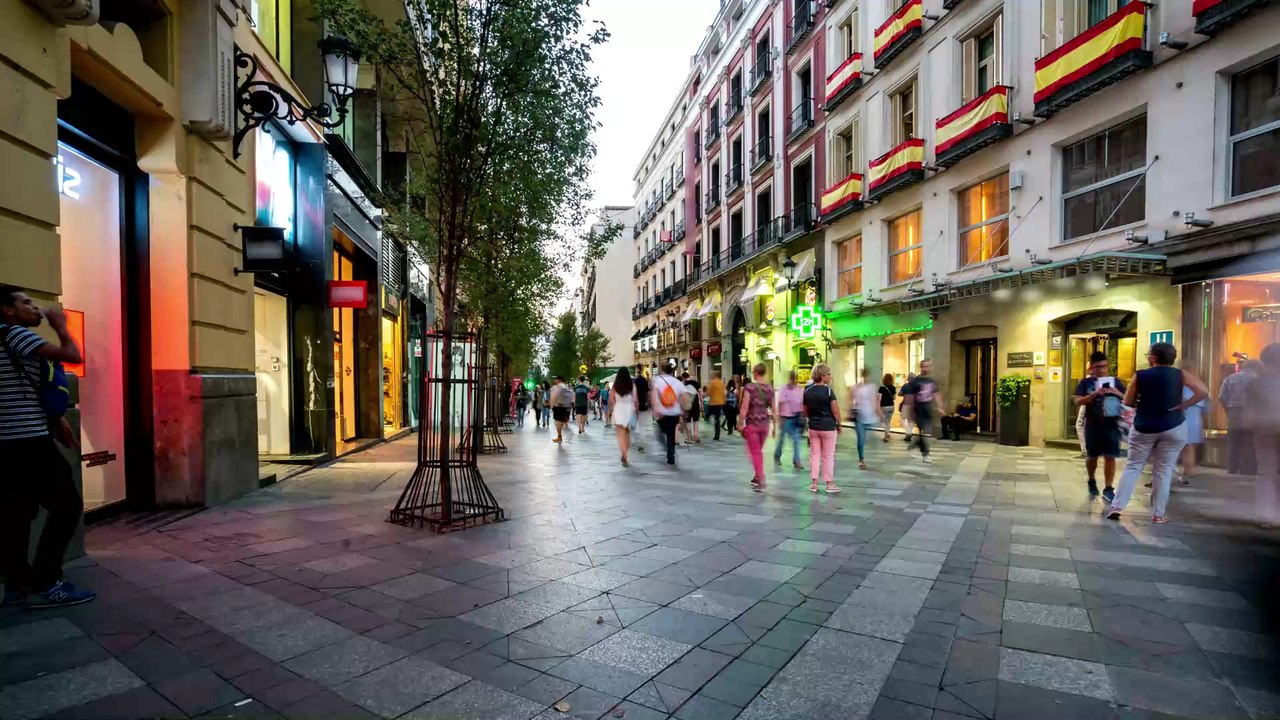 Sex: Can frequent sexual activity make women's hips wider?