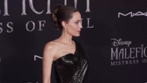 Angelina Jolie offenbart: Zwei ihrer Töchter mussten auf den OP-Tisch