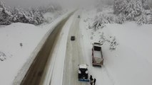 Denizli-Antalya kara yolunda kar ve sis nedeniyle ulaşım aksıyor