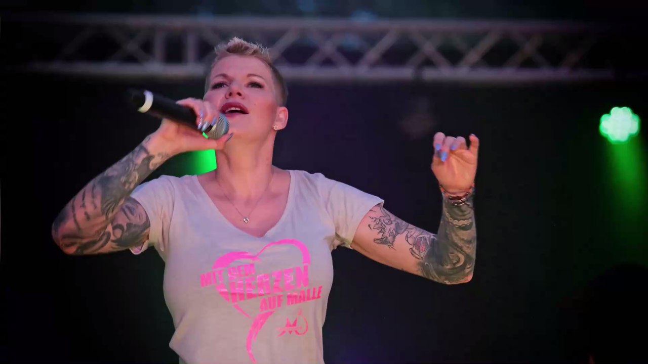 'Öffentliche Tierquälerei': Melanie Müller erntet für Foto mit einer Möwe Shitstorm