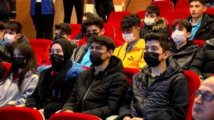 İSTANBUL-OKULLARDA TATBİKAT ÖNCESİ ÖĞRENCİLER AFAD'IN SİMÜLASYONUNDA DEPREMİ YAŞADI