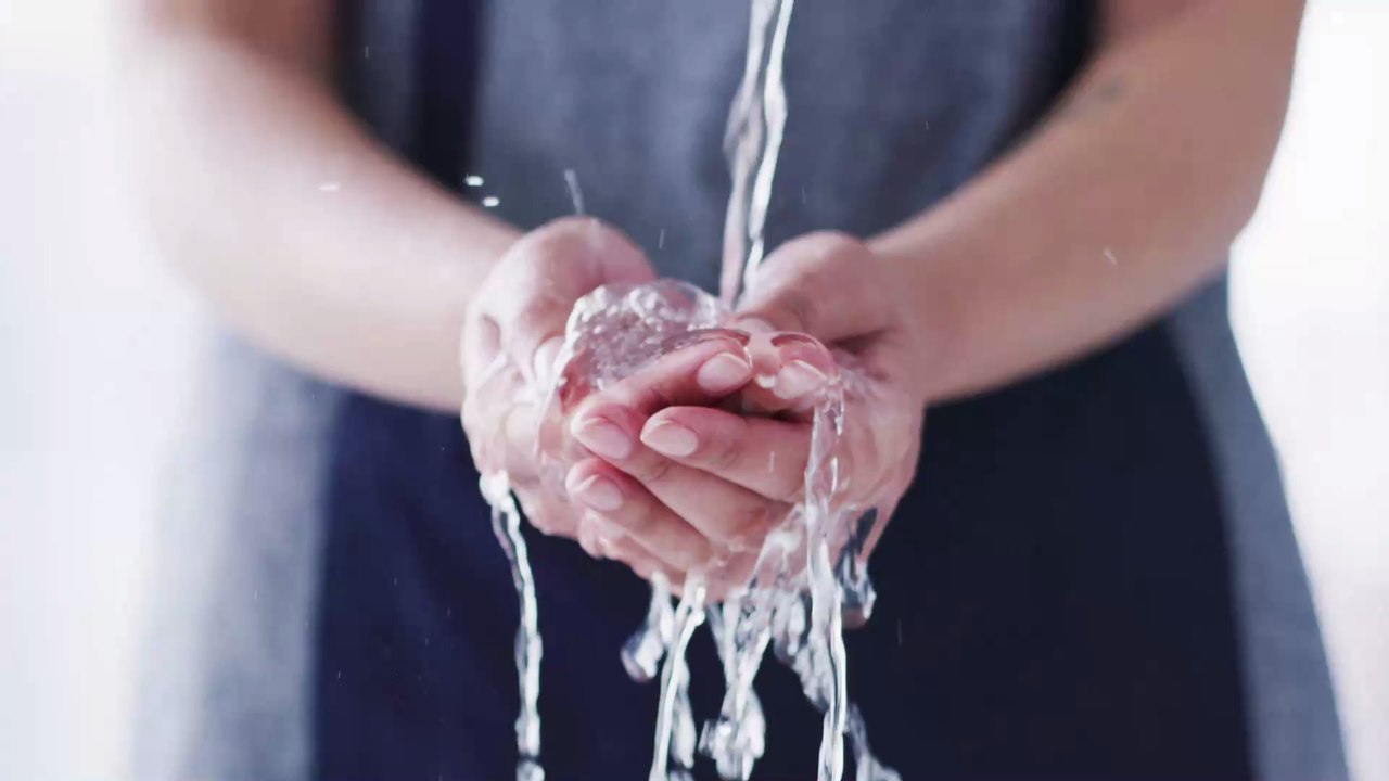 Häufiges Händewaschen: Diese 5 Tipps schützen vor trockener Haut