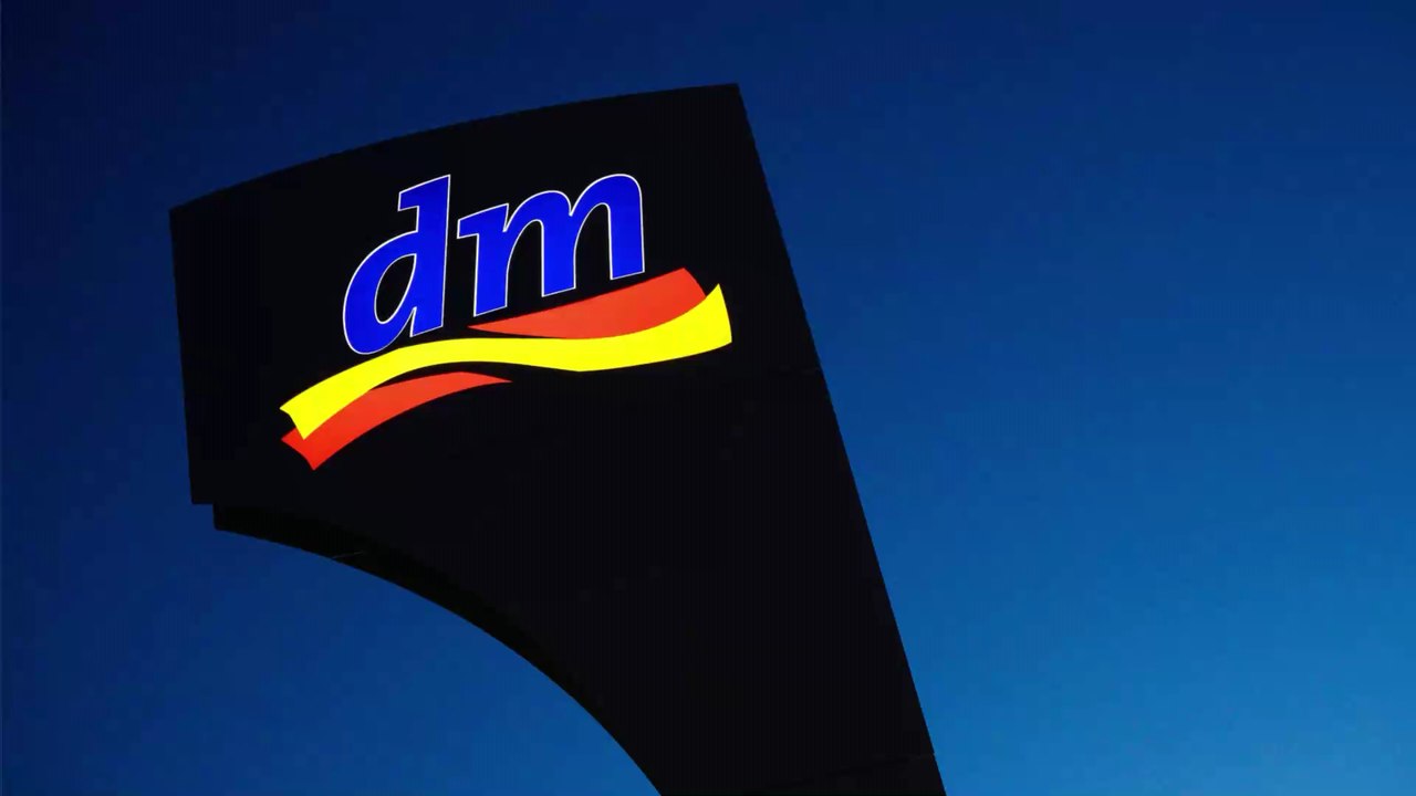 'Für mehr Empathie und Zusammenhalt': Mit HelferHerzen-Aktion spendet dm 1,4 Millionen Euro