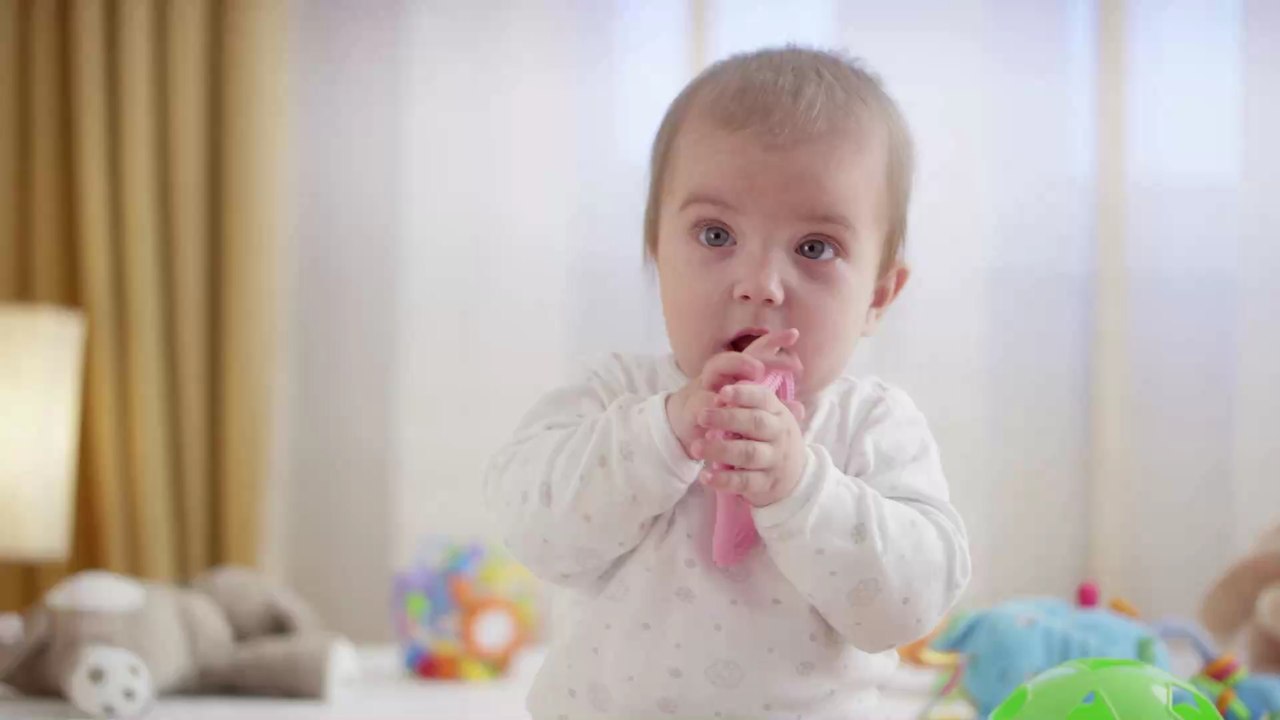 Krebserregend und trotzdem im Angebot bei Thalia: Finger weg von diesem Beißring für Babys!