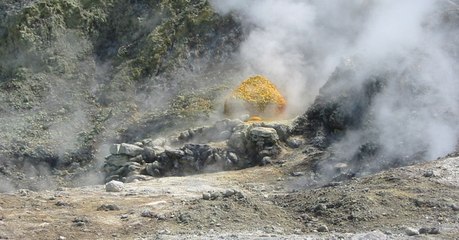 Les Campi Flegrei, un supervolcan caché en Italie qui pourrait bientôt entrer en éruption ?