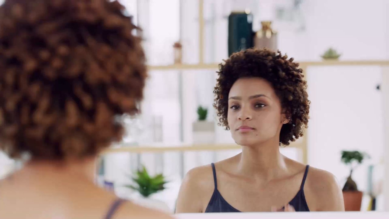 Hautpflege ab 50: Dieser Hautcreme-Bestandteil kann uns im Alter gefährlich werden