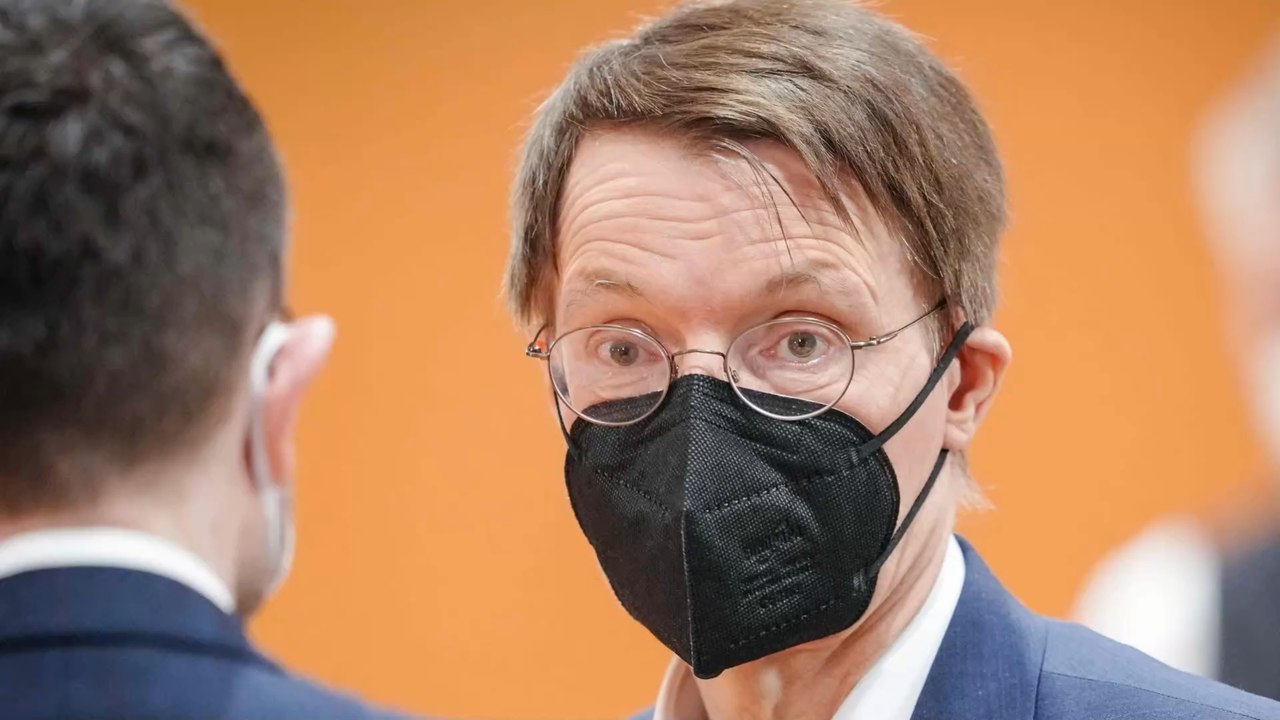 Karl Lauterbach in der Kritik: Er ist 'wortgewaltig' in Talkshows und 'tatenungewaltig' im Ministerium