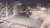 Son dakika haberi... Hırsızın, alarmı çalan iş yerinden kaçması güvenlik kamerasınca kaydedildi