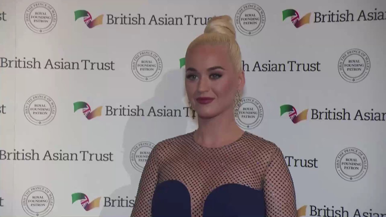Katy Perry: So stolz präsentiert sie ihren ganz natürlichen After-Baby-Körper
