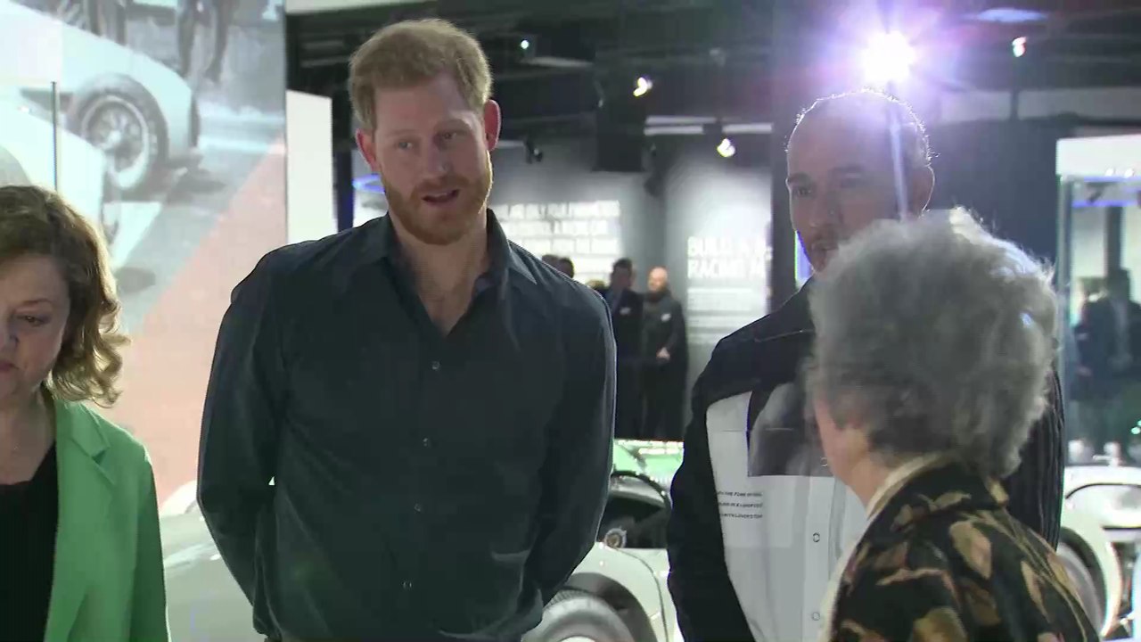 Prinz Harry bei Videokonferenz: Wichtiges Detail bleibt nicht unbemerkt!