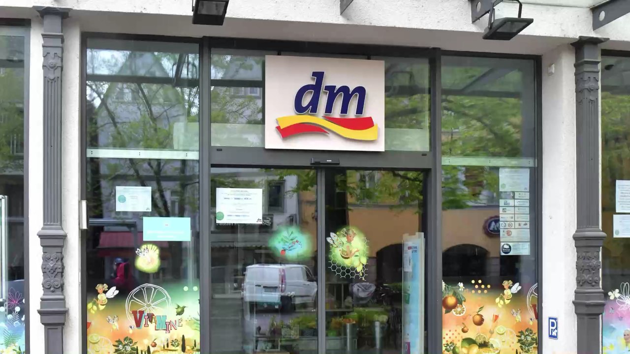 Aufregung beim Klopapierkauf: dm-Kundin kann Reaktion der Mitarbeiterin nicht fassen