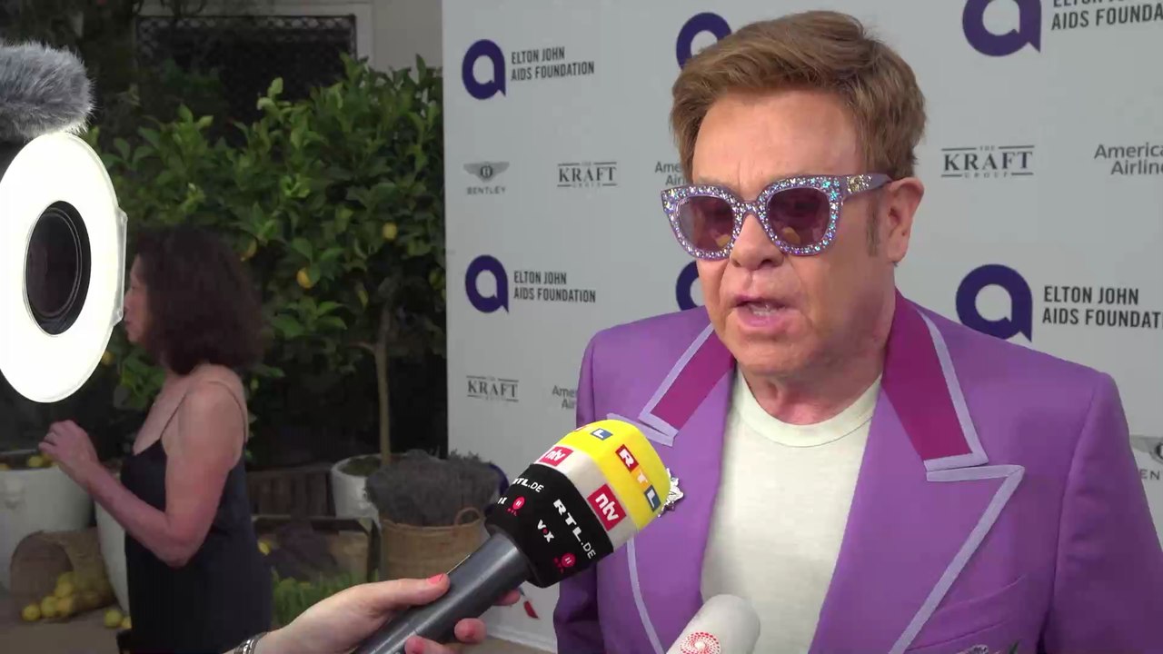 Elton John bringt eigene Barbie-Puppe heraus!