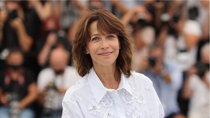 GALA VIDÉO - Sophie Marceau « distante " ? La mise au point de l’actrice