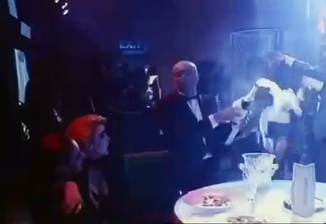 Bande-annonce de Barb Wire avec Pamela Anderson (VO)