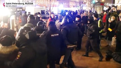 Rusya'da Ukrayna savaşı karşıtı gösterilerde 700'den fazla kişi gözaltına alındı