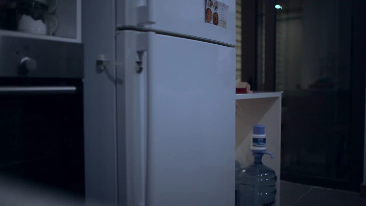 Student verzehrt Essensreste von einem Freund, dann müssen ihm die Beine amputiert werden