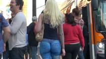 Cette fille se balade nue dans les rues de Los Angeles grâce à un jean en body painting