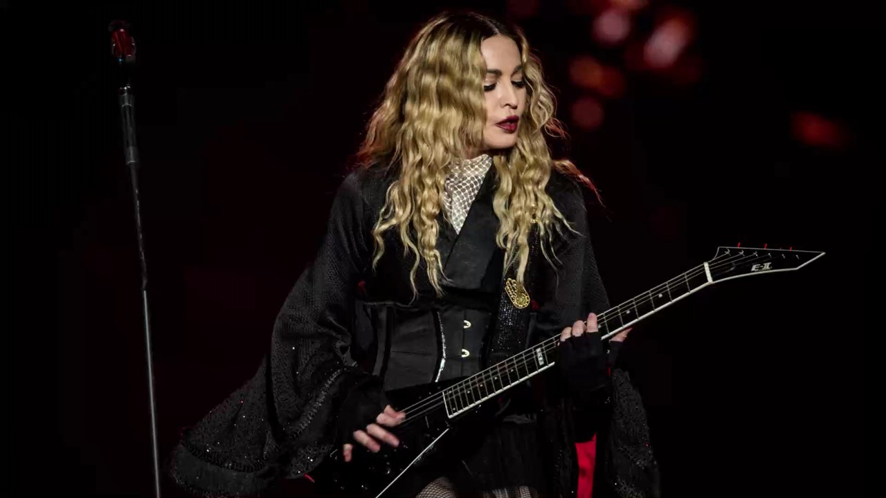 Fans in Sorge: Madonna postet Selfie mit riesigem Bluterguss am Bein