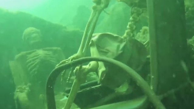 Des plongeurs font une effrayante découverte au fond d'un lac