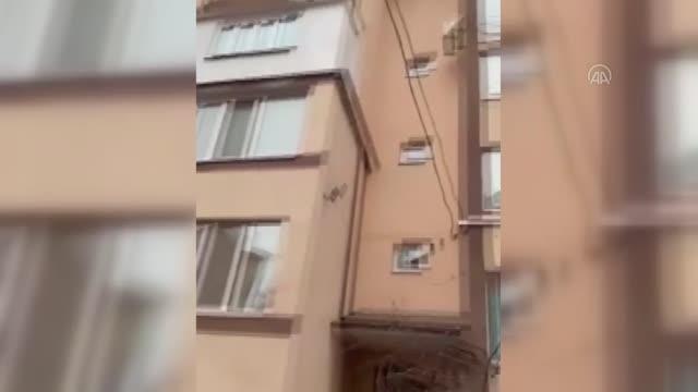 Ukrayna'nın başkentinde sivil yerleşim yerleri de Rus bombardımanından zarar görüyor