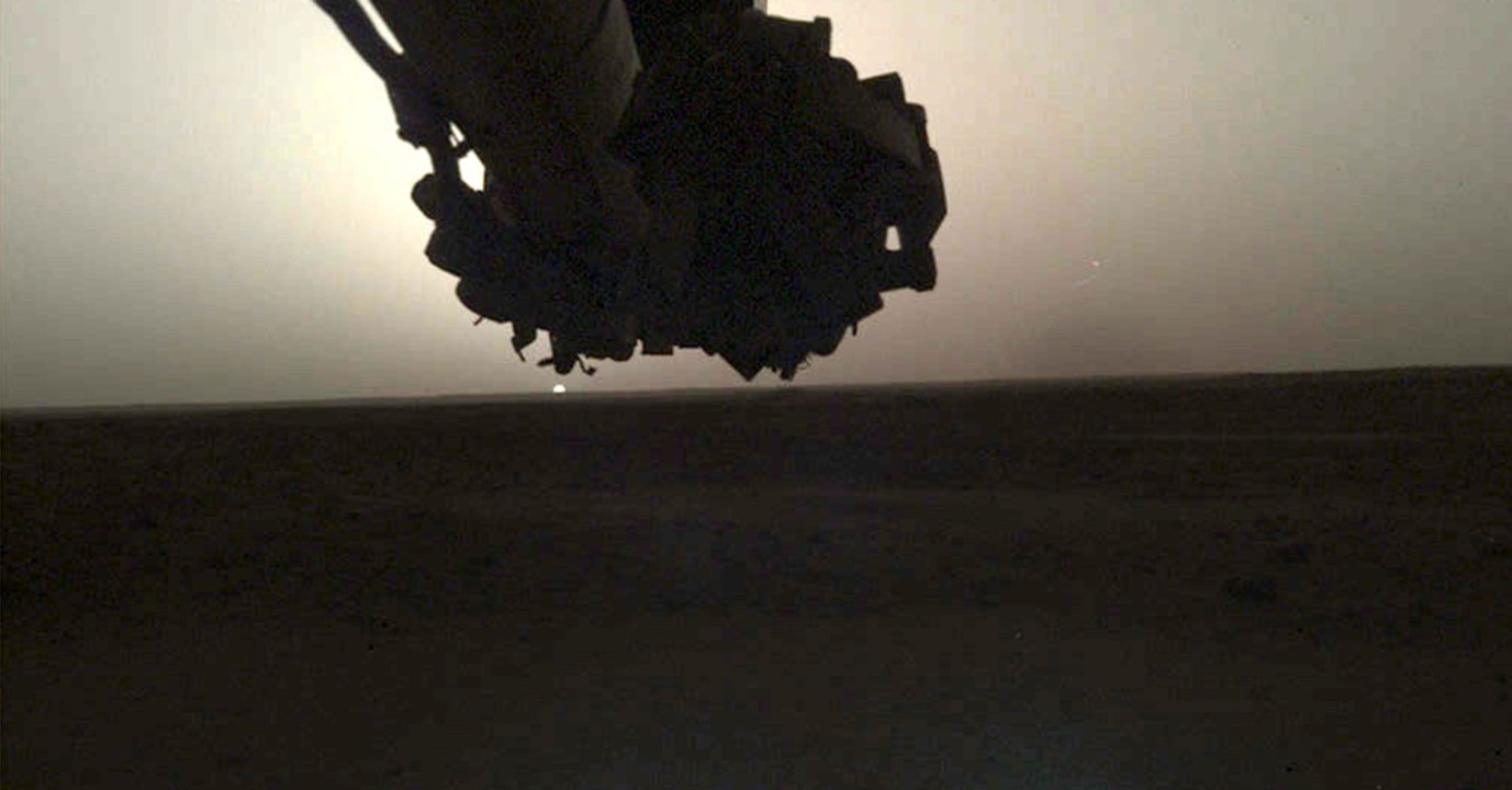 Un incroyable lever et coucher de soleil capturé sur Mars (Vidéo)