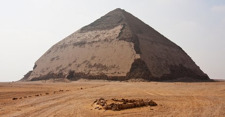 Egypte : la pyramide rhomboïdale révèle ses secrets