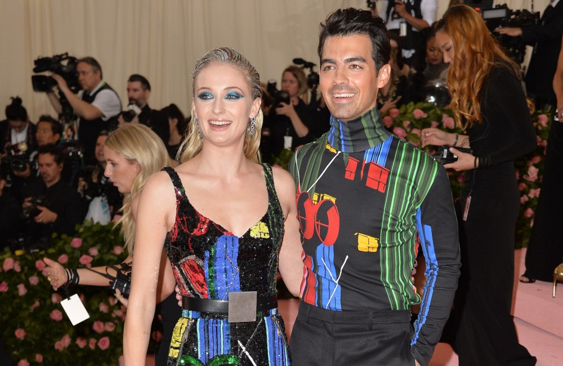 Joe Jonas e Sophie Turner aspettano il secondo...